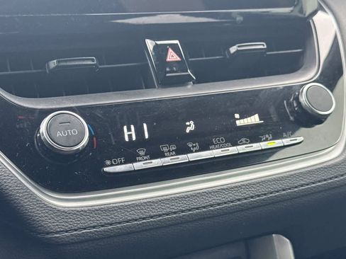 Used 2024 Toyota Corolla Cross SE image 22