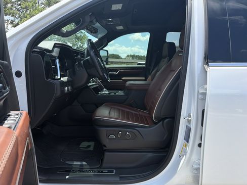 Used 2024 GMC Sierra 2500 Denali Ultimate AWD/4WD image 26
