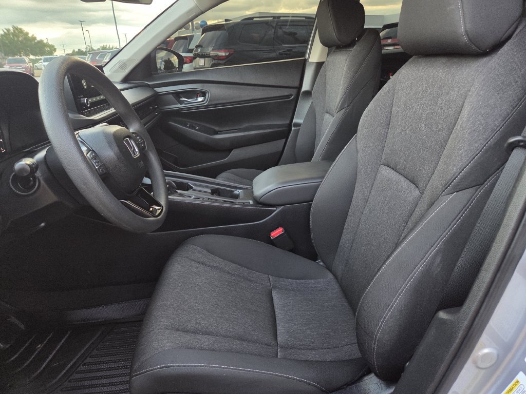 Certified 2025 Honda Accord SE image 13