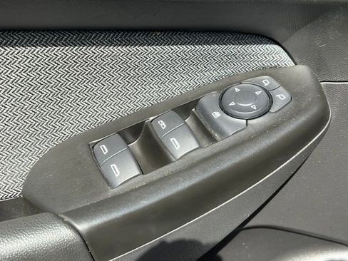 Used 2022 Chevrolet TrailBlazer LT FWD image 15