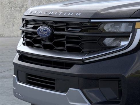 New 2026 Ford Expedition Platinum image 17