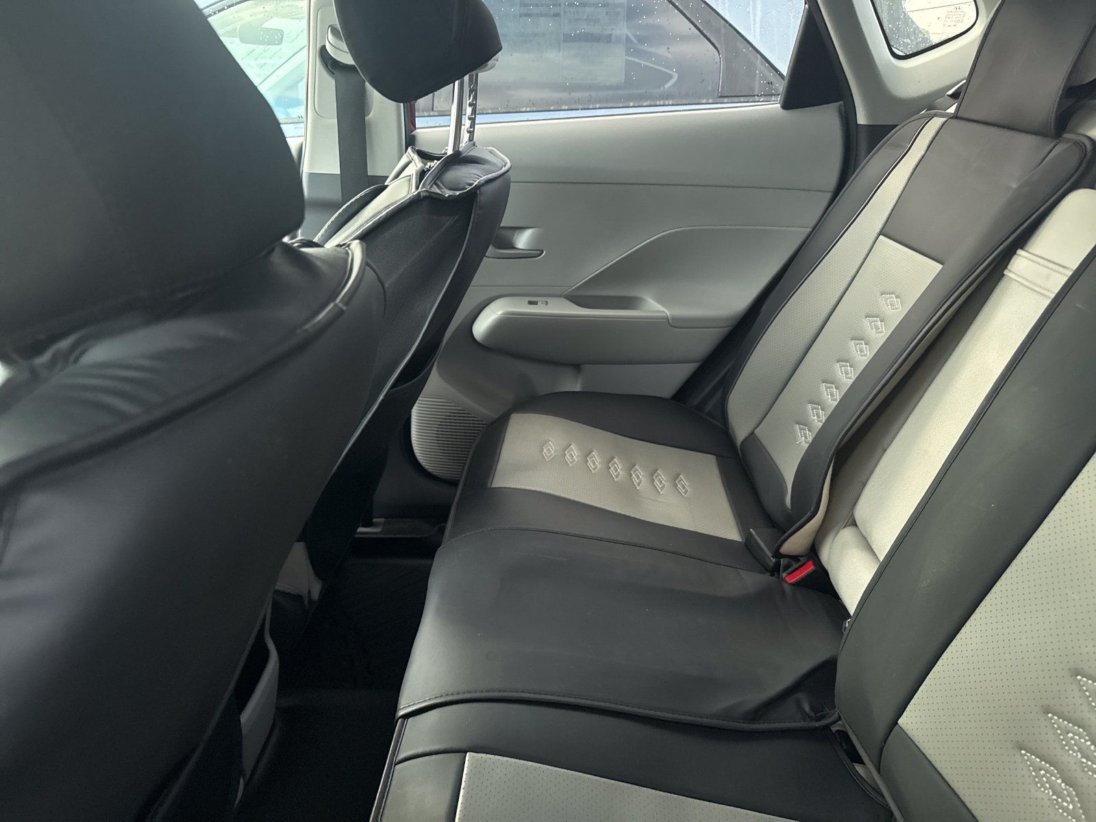 Used 2024 Hyundai Kona SEL FWD image 9