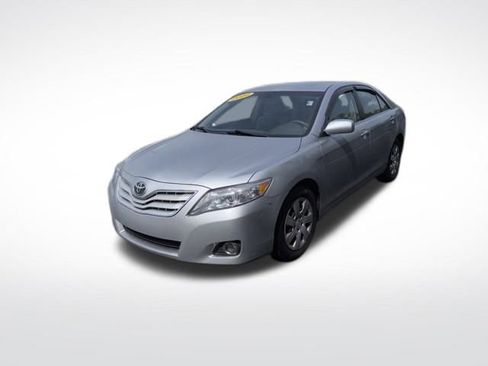 Used 2010 Toyota Camry LE image 13