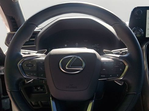 Used 2025 Lexus LX 600 4WD w/ Accessory Package (2T) image 22