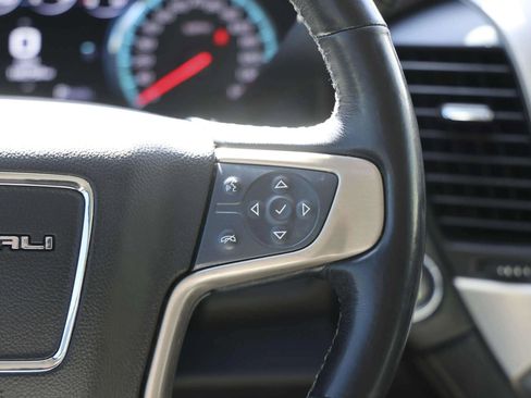 Used 2020 GMC Yukon XL Denali image 23