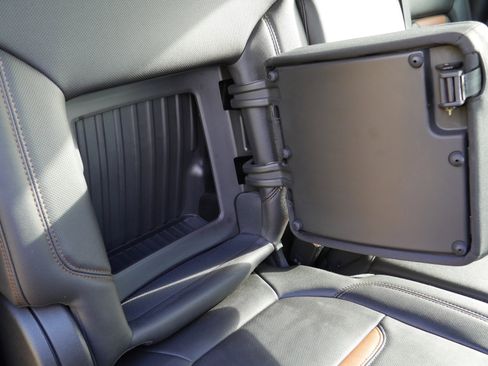 Used 2019 GMC Sierra 1500 AT4 w/ Off Road Performance Package image 33