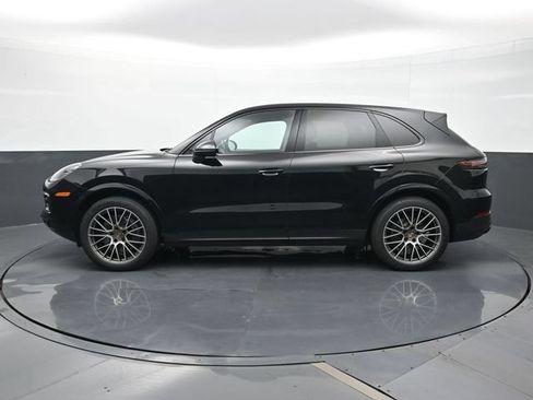 Certified 2022 Porsche Cayenne Platinum Edition AWD/4WD image 2