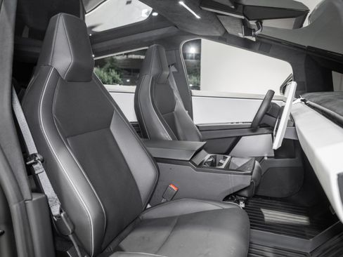 Used 2024 Tesla Cybertruck Cyberbeast AWD/4WD image 25