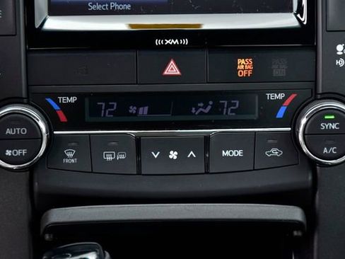 Used 2017 Toyota Camry XLE FWD image 20