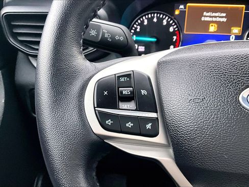 Used 2024 Ford Explorer XLT image 18