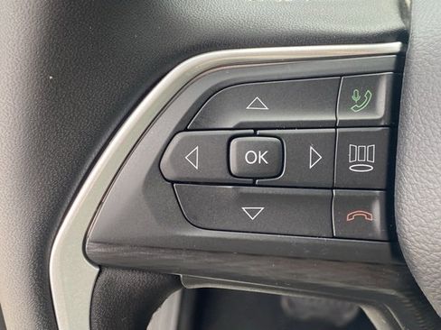 New 2025 Jeep Grand Cherokee L Laredo image 17