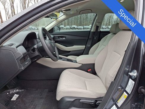 Certified 2025 Honda Accord LX image 11