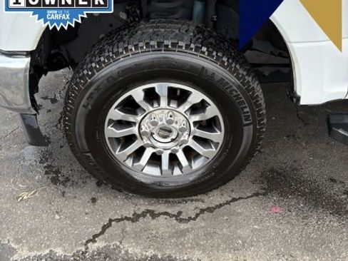 Used 2021 Ford F250 Lariat w/ Lariat Value Package image 12