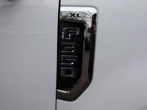 Used 2022 Ford F350 XL w/ Power Equipment Group image 18