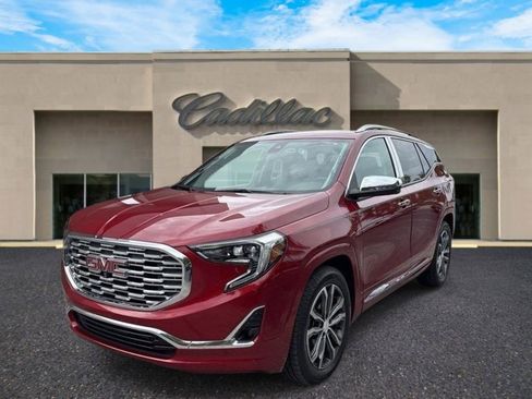 Used 2019 GMC Terrain Denali w/ Advanced Safety Package FWD image 12