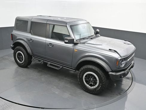 Used 2023 Ford Bronco Badlands w/ Sasquatch Package AWD/4WD image 33