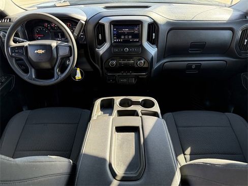 Used 2021 Chevrolet Silverado 2500 Custom w/ Custom Value Package image 13