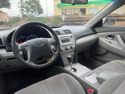 Used 2011 Toyota Camry LE image 10