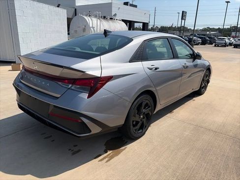 Used 2026 Hyundai Elantra Sport FWD image 5