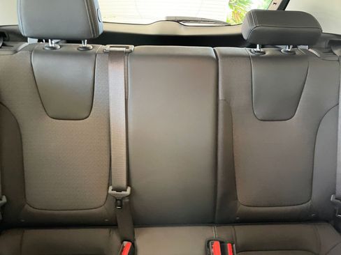 Used 2025 Buick Encore GX Preferred image 36