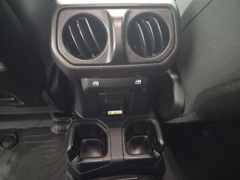 Used 2020 Jeep Wrangler Unlimited Rubicon AWD/4WD image 17