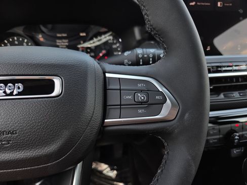 New 2026 Jeep Compass Latitude AWD/4WD image 20