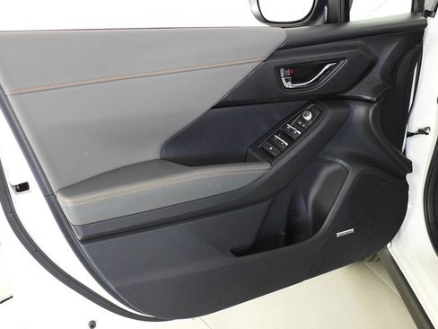 Certified 2025 Subaru Crosstrek 2.5i Limited w/ Crosstrek Mirror Package image 11