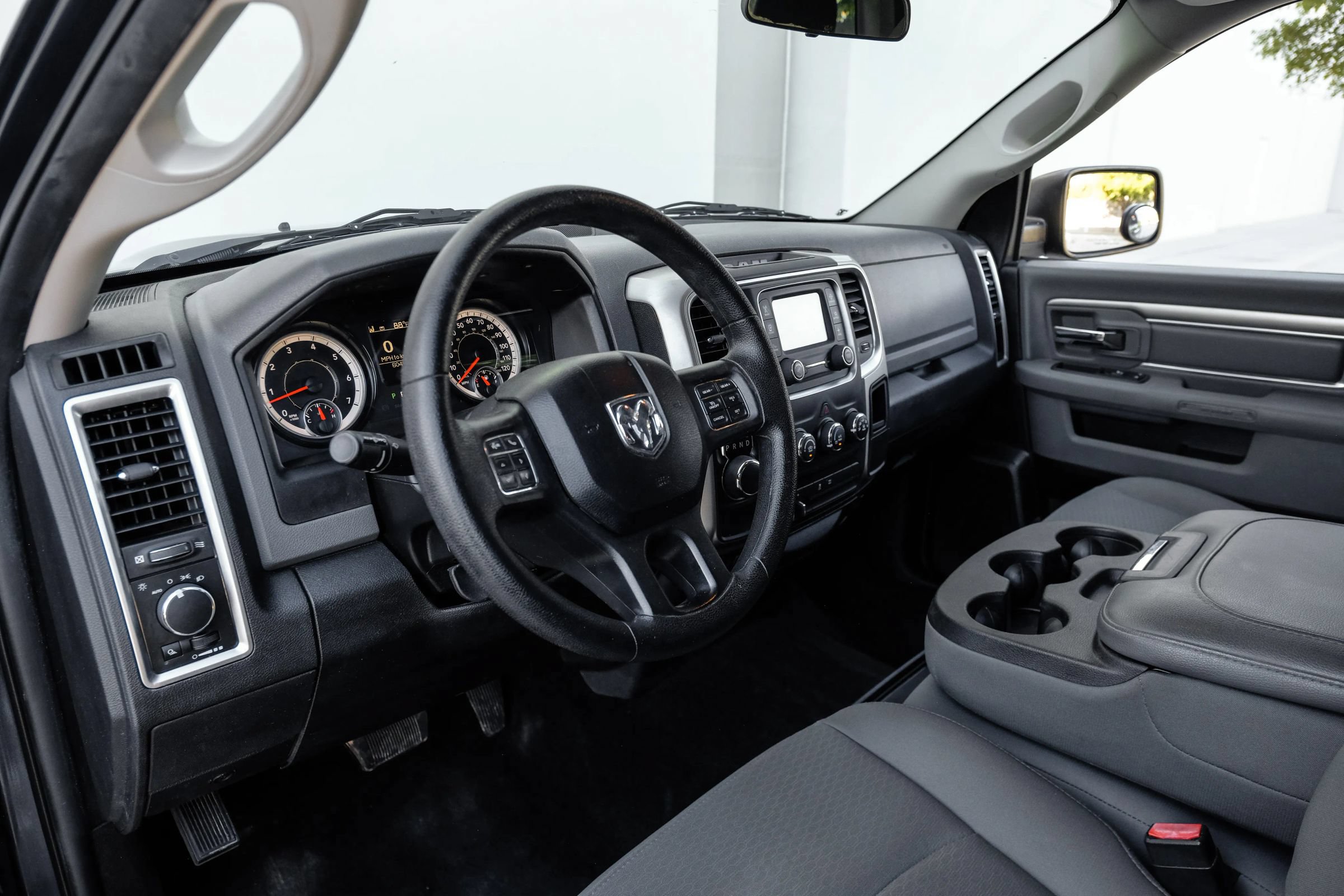 Used 2017 RAM 1500 Classic SLT RWD image 3