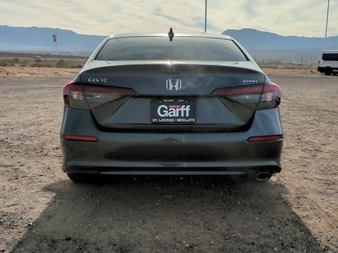 Used 2025 Honda Civic Sport image 4