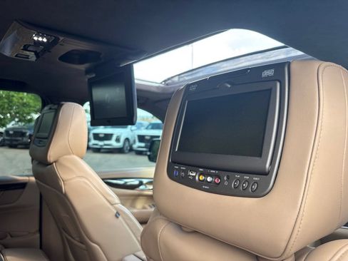 Used 2019 Cadillac Escalade Platinum AWD/4WD image 26
