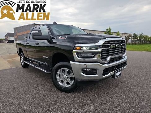 Used 2025 RAM 2500 Big Horn AWD/4WD image 1
