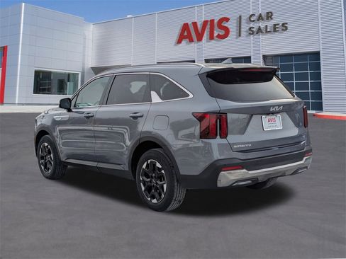 Used 2024 Kia Sorento S image 3