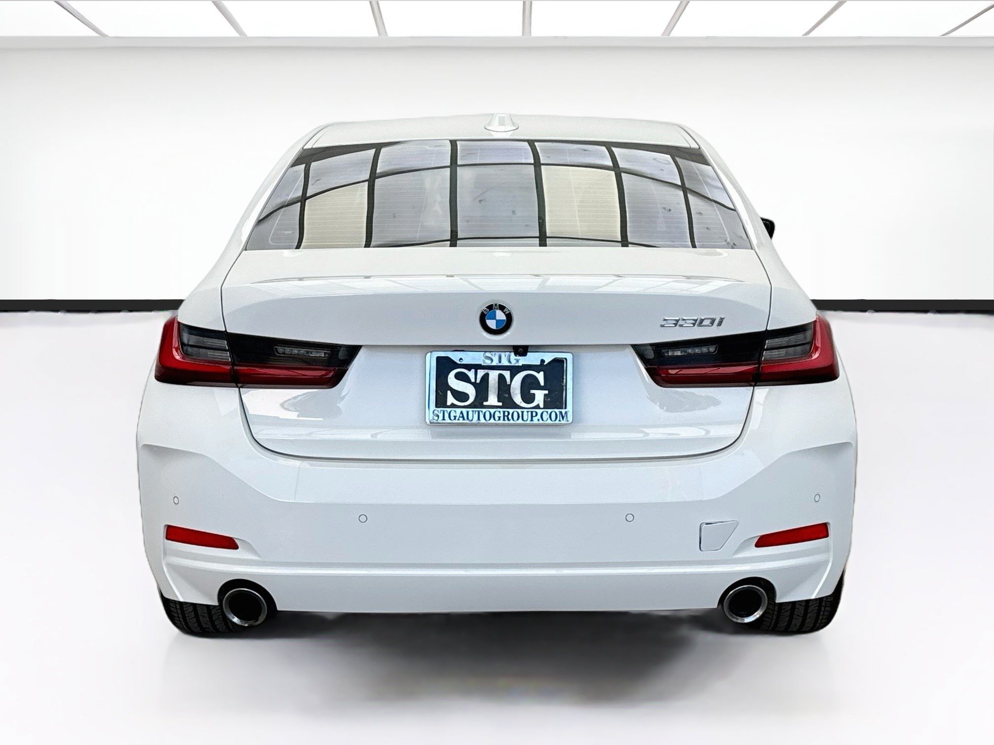 Used 2024 BMW 330i Sedan w/ Convenience Package RWD image 5