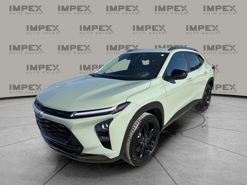 Used 2025 Chevrolet Trax ACTIV w/ Driver Confidence Package image 1