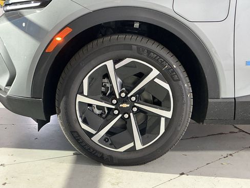 New 2026 Chevrolet Equinox EV LT image 20