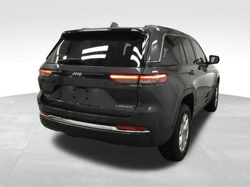 Used 2022 Jeep Grand Cherokee Limited AWD/4WD image 16