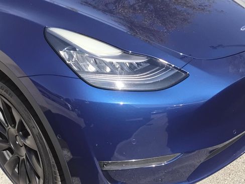 Used 2021 Tesla Model Y Long Range image 8