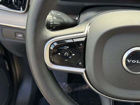 Certified 2025 Volvo XC90 B6 Plus image 20