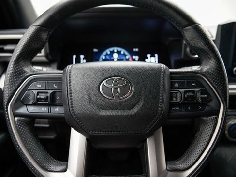 Used 2025 Toyota 4Runner SR5 AWD/4WD image 20