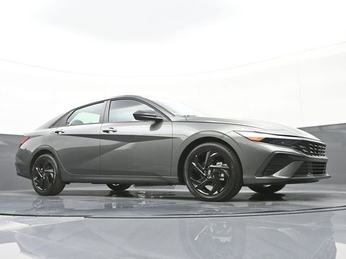 Certified 2026 Hyundai Elantra Sport w/ Cargo Package image 40