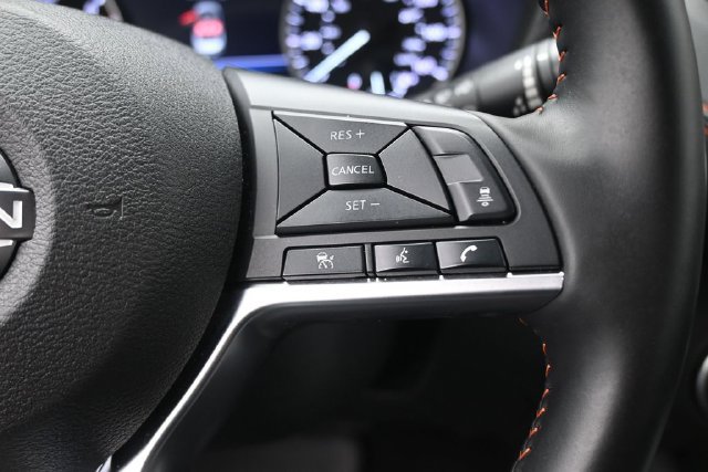Used 2025 Nissan Sentra SR FWD image 3
