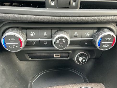 Used 2022 Alfa Romeo Giulia Ti image 14