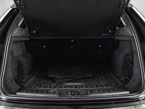 Used 2023 Land Rover Range Rover Evoque R-Dynamic SE image 6