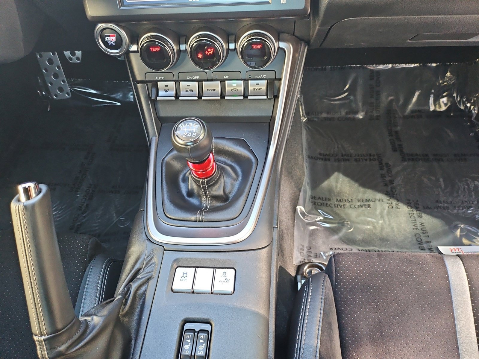 Used 2025 Toyota GR86 Premium w/ Performance Package RWD image 31