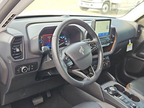 Used 2023 Ford Bronco Sport Outer Banks AWD/4WD image 9