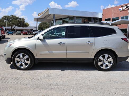Used 2014 Chevrolet Traverse LTZ FWD image 2
