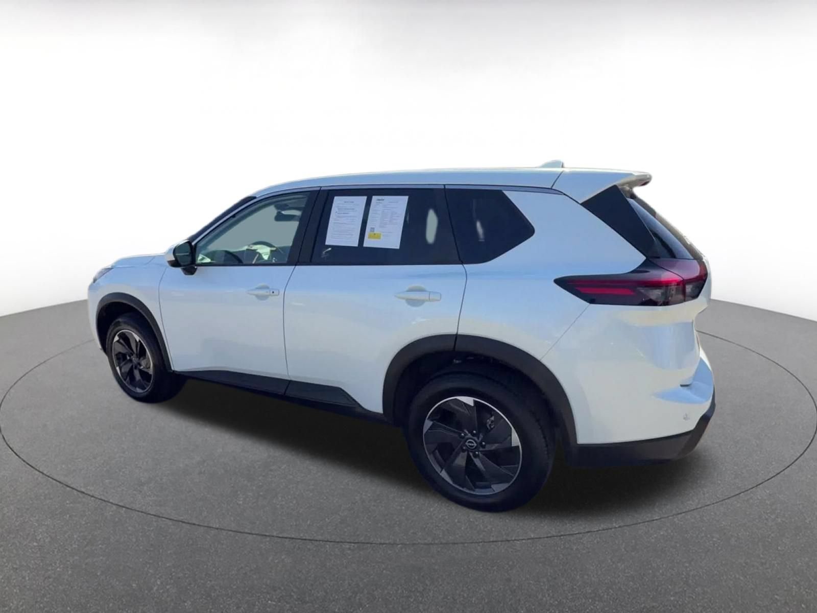 Used 2025 Nissan Rogue SV AWD/4WD image 9
