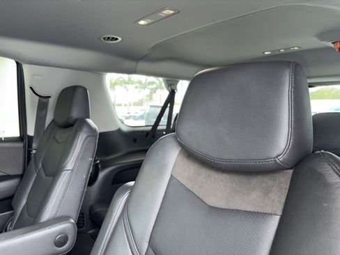 Used 2020 Cadillac Escalade ESV Luxury image 12