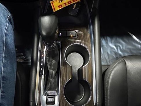 Used 2024 Chevrolet Malibu LT FWD image 25