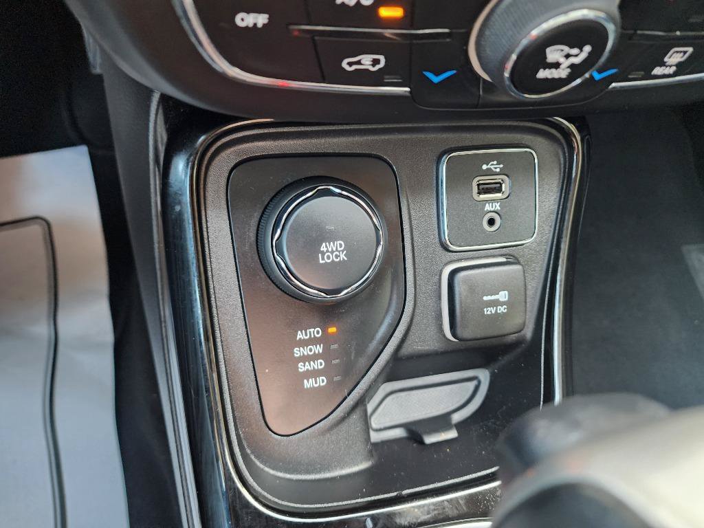 Used 2018 Jeep Compass Limited AWD/4WD image 19